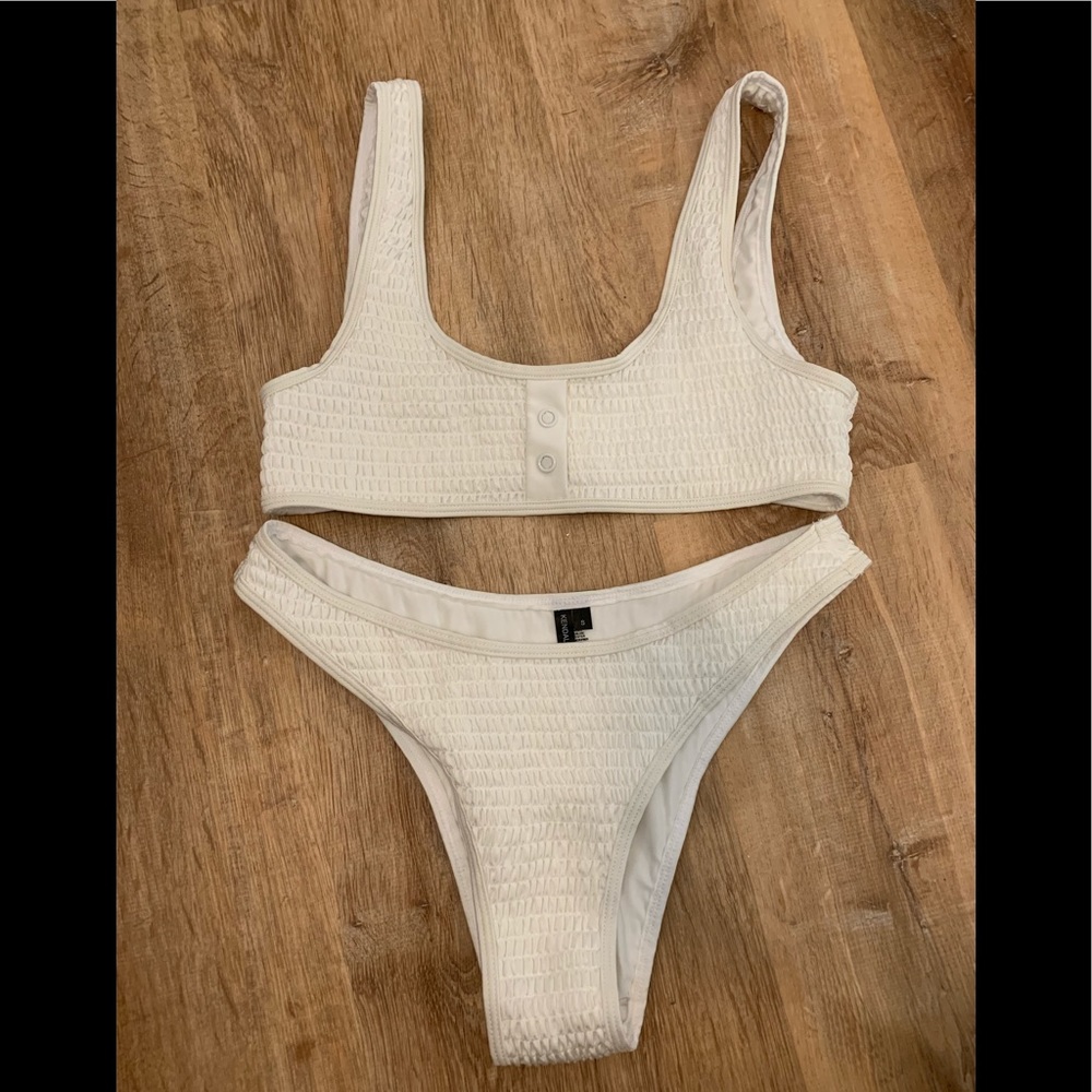 Kendall and Kylie Henley bikini set size SMALL